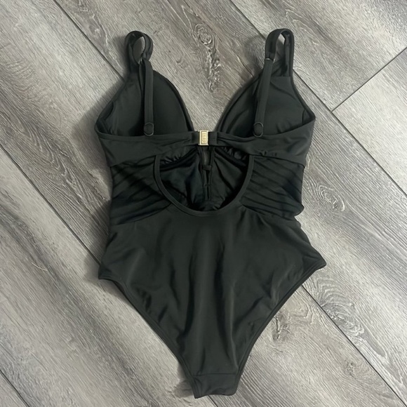 Jets one piece swimsuit - Picture 3 of 8